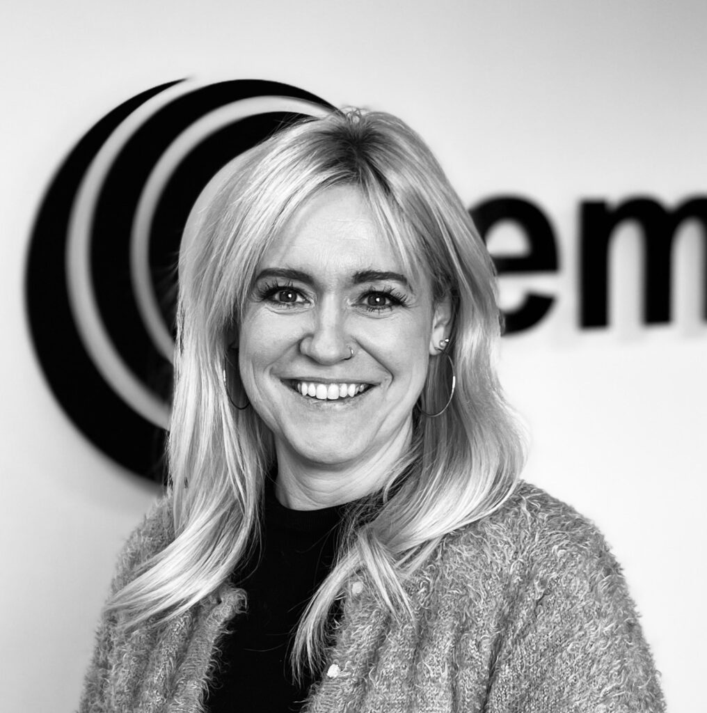 Helga Oster-Lederer